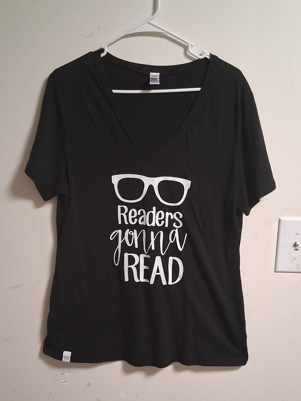 Readers Gonna Read V-Neck Graphic Tee